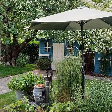 An Den Linden Apartment *